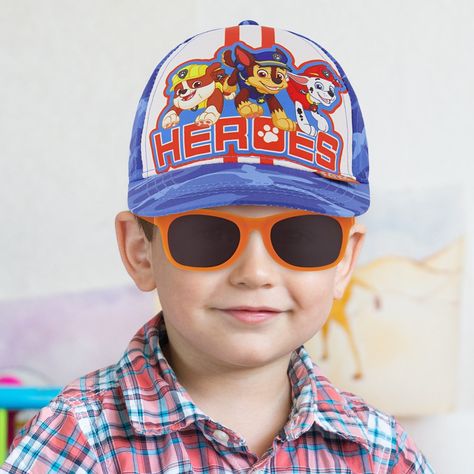 Protect your little man's eyes in style with our toddler boy sunglasses. Specifically designed for comfort and safety, they offer 100% UV protection, flexible frames.