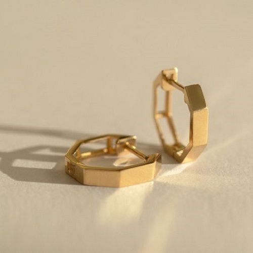 Unveil secrets to make simple gold studs stand out