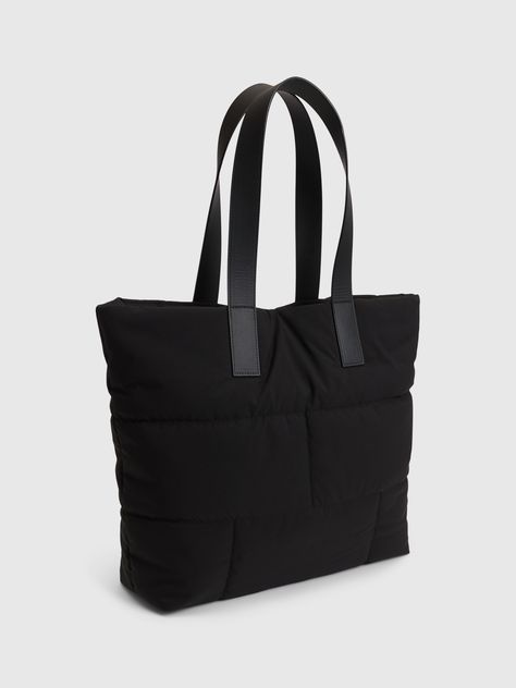 Elevate Your Work Style: Discover the Top Tote Bags for Professionals. 