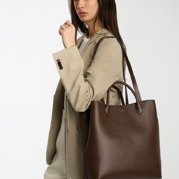 Find the perfect bag for business casual attire