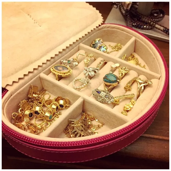 pack necklaces