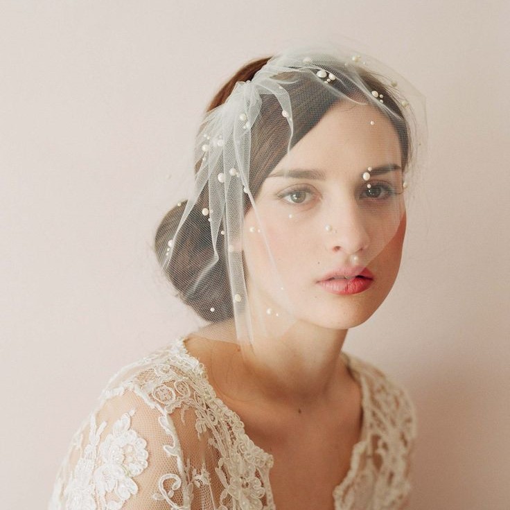 minimalist wedding headpiece