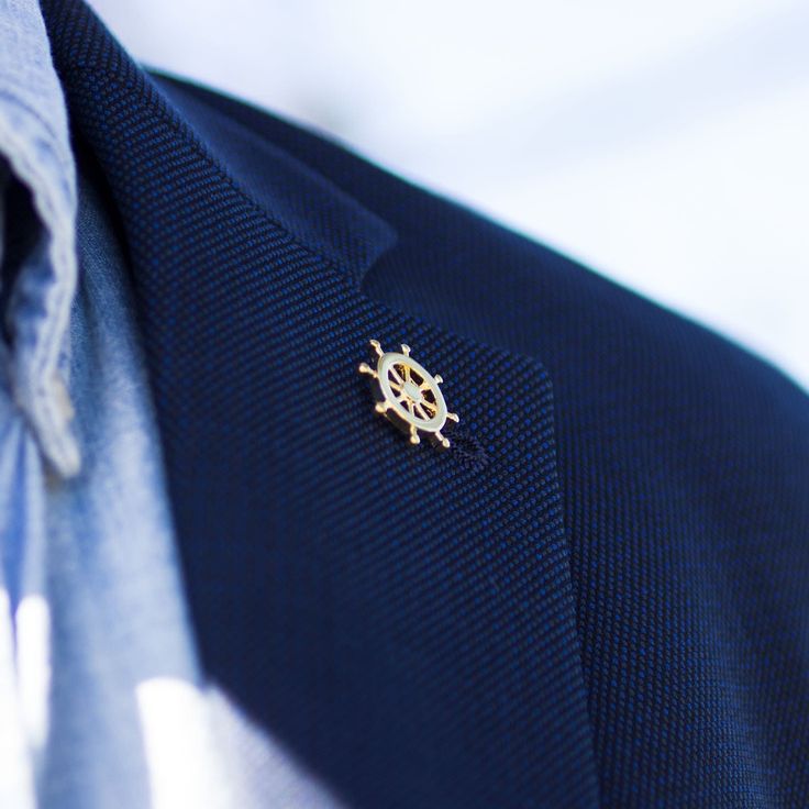 gold lapel pin