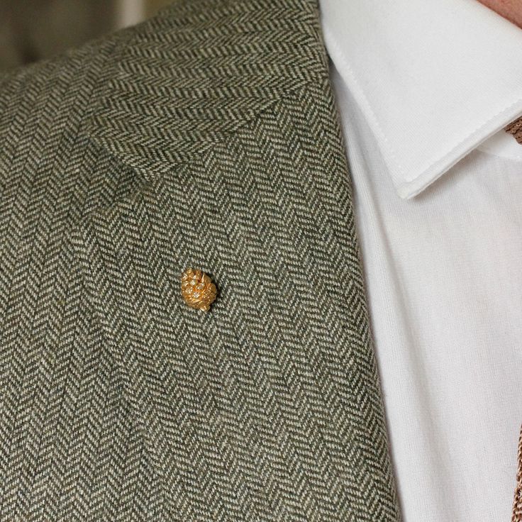 lapel pin