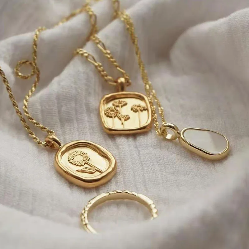gold necklaces for women