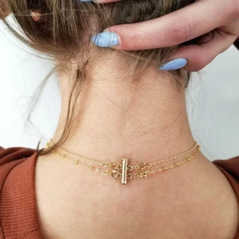 keep necklaces from tangling