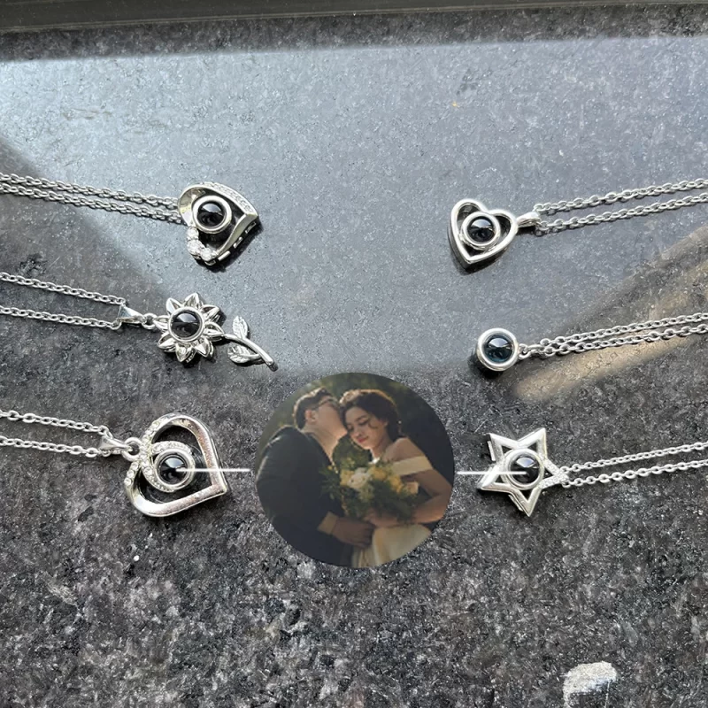 necklaces with pictures