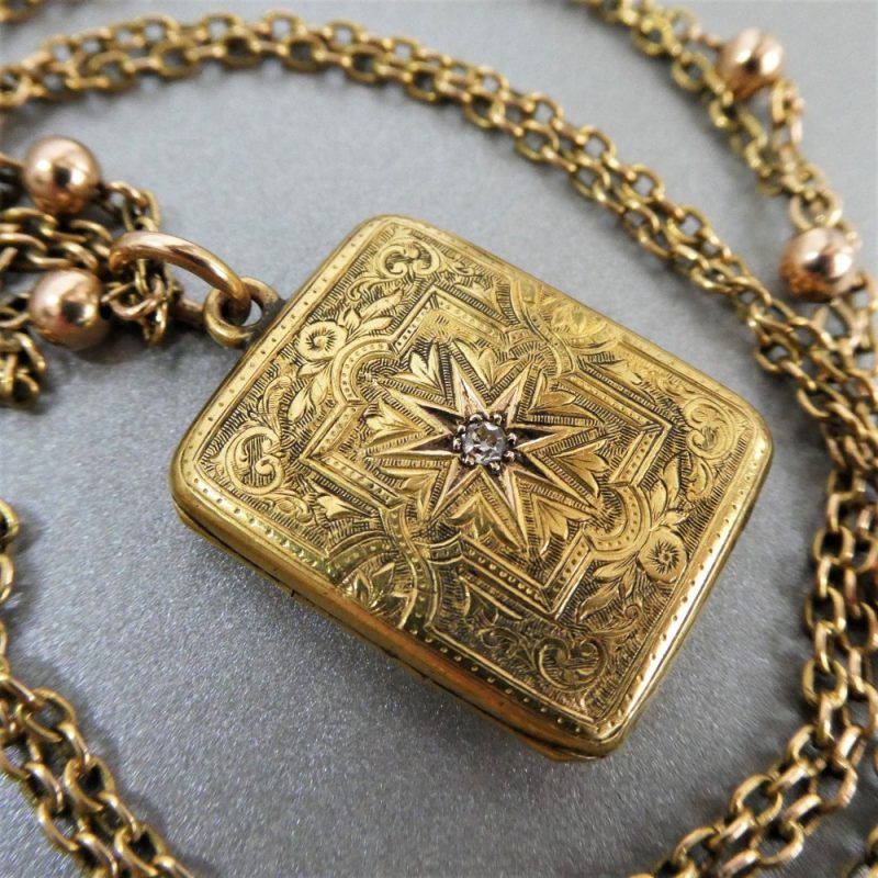 locket necklaces