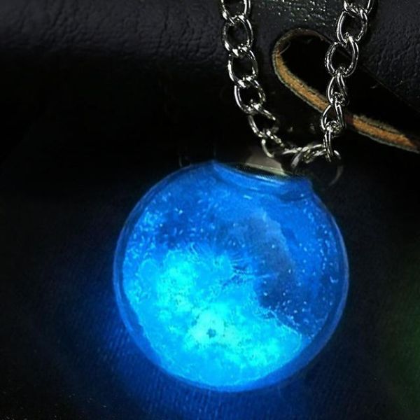 glow necklaces