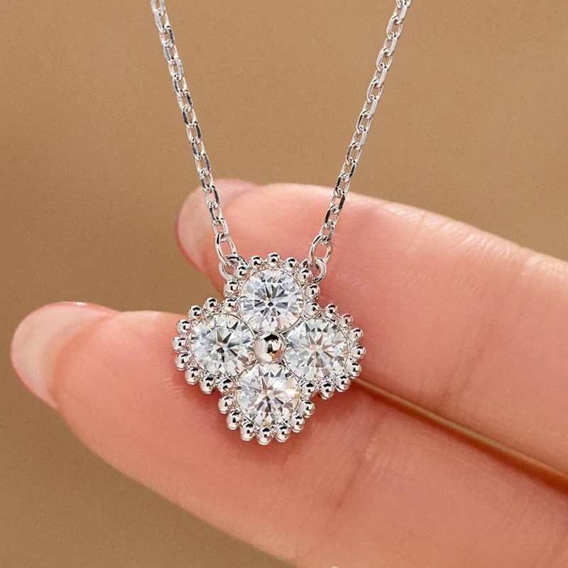 diamond pendant necklaces