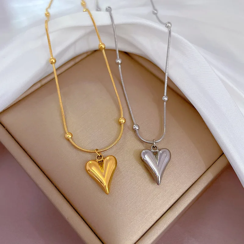 heart necklaces for women