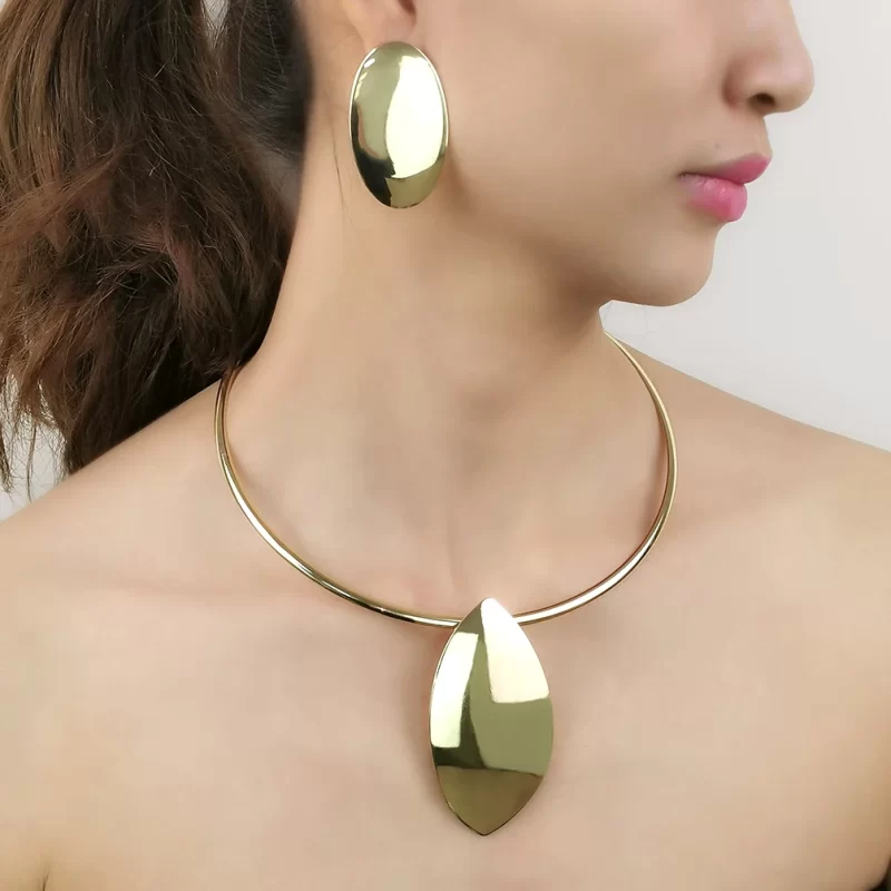 big necklaces