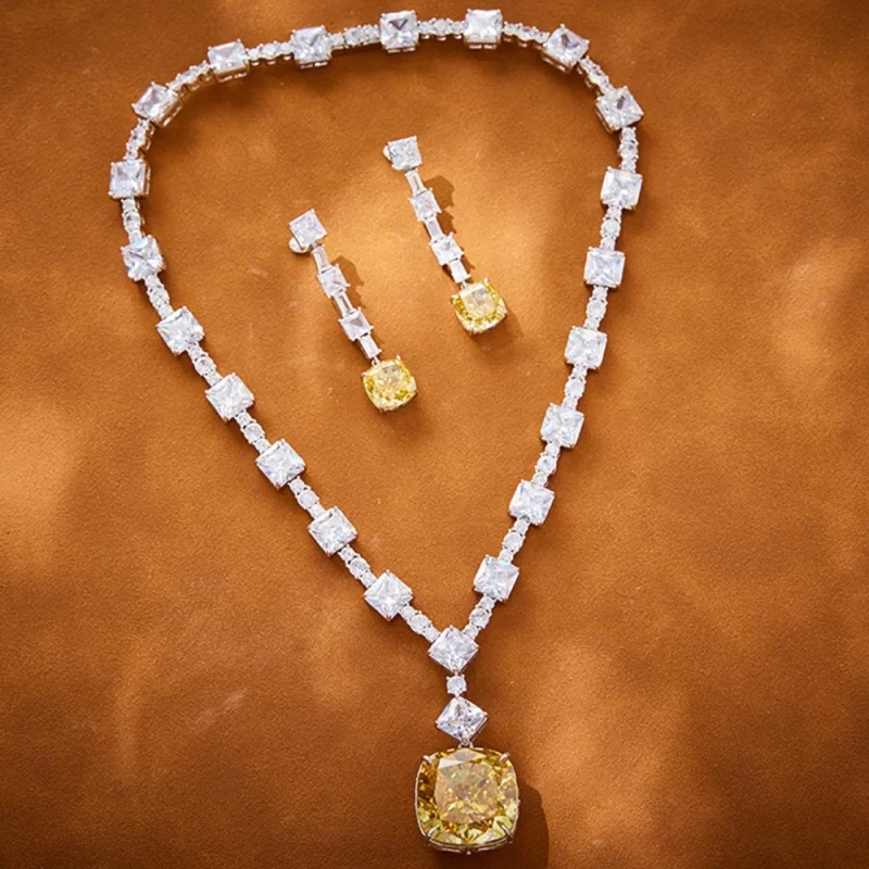 diamonds necklaces