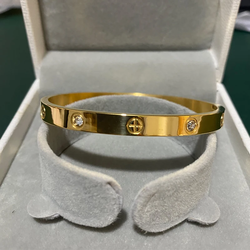 nail bracelet​