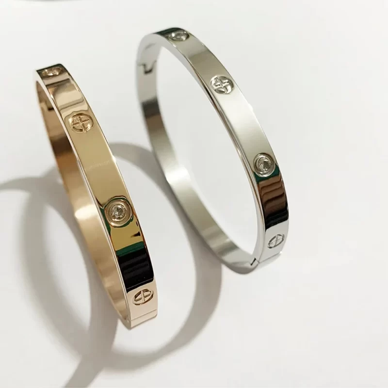 nail bracelet​
