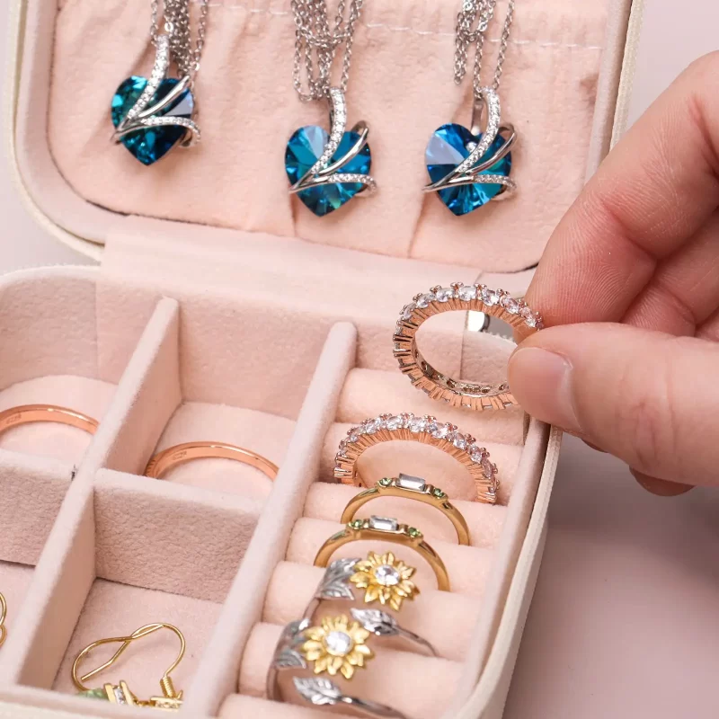 best way to store necklaces