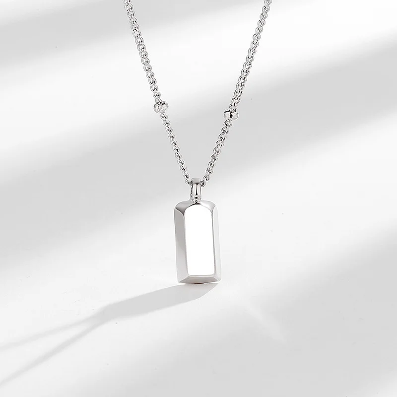 necklaces for square neckline