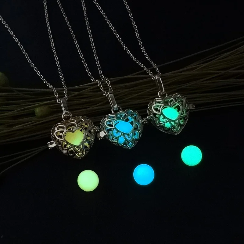 glow in the dark necklaces