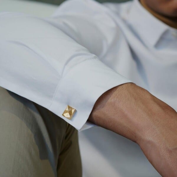 wear cufflinks on a regular shirt