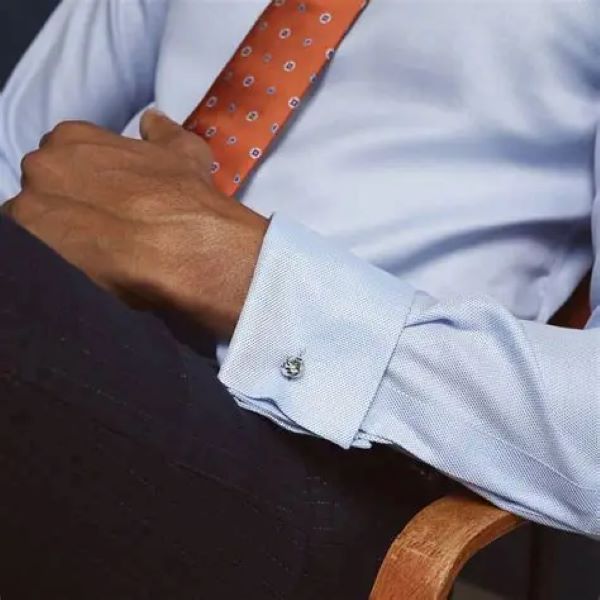 can you wear cufflinks with any shirt