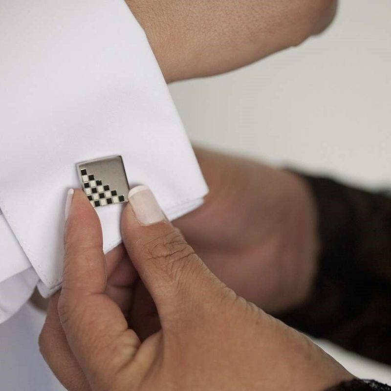 wear cufflinks on a regular shirt