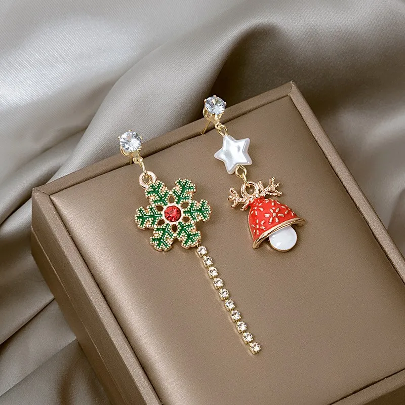 gold christmas earrings