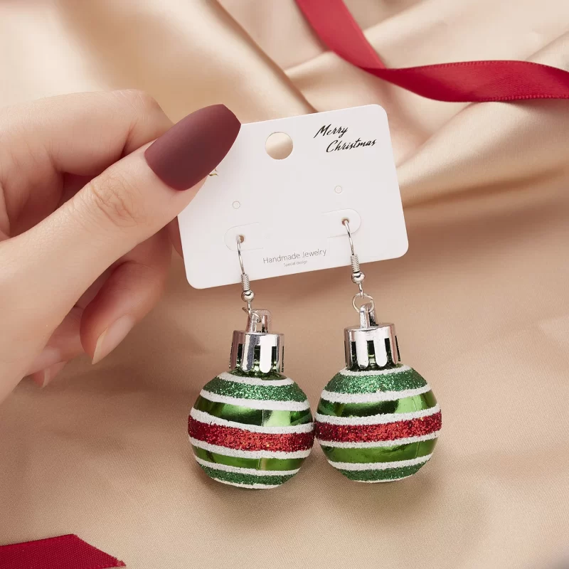 diy christmas earrings