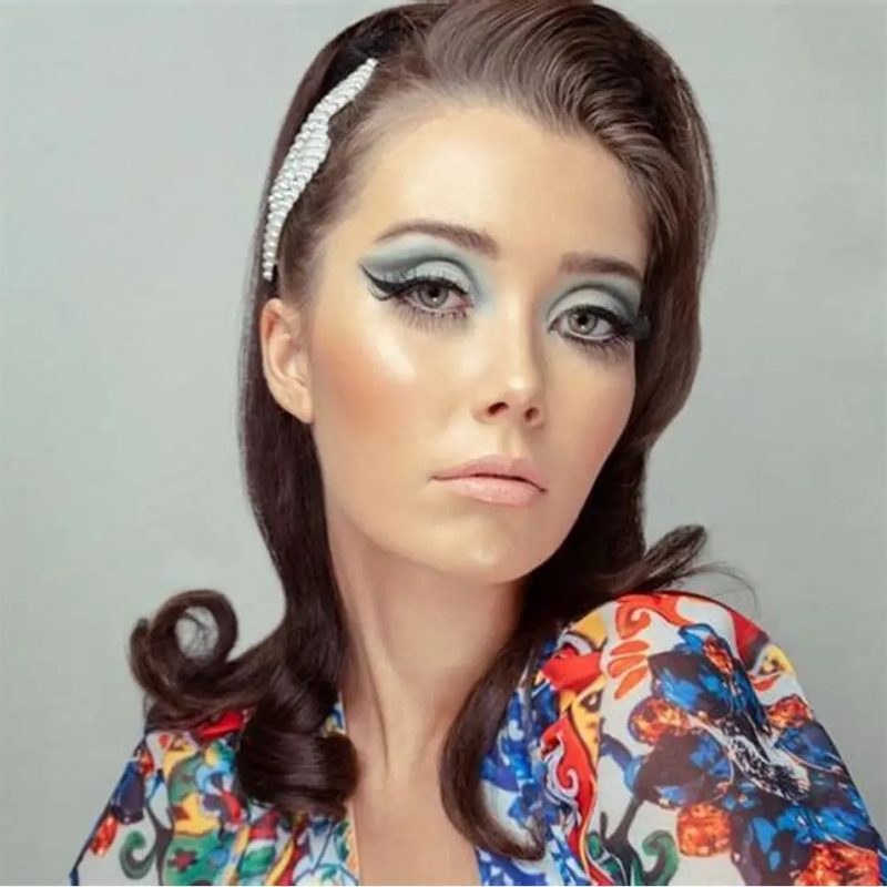 retro 60s hairstyles with headbands