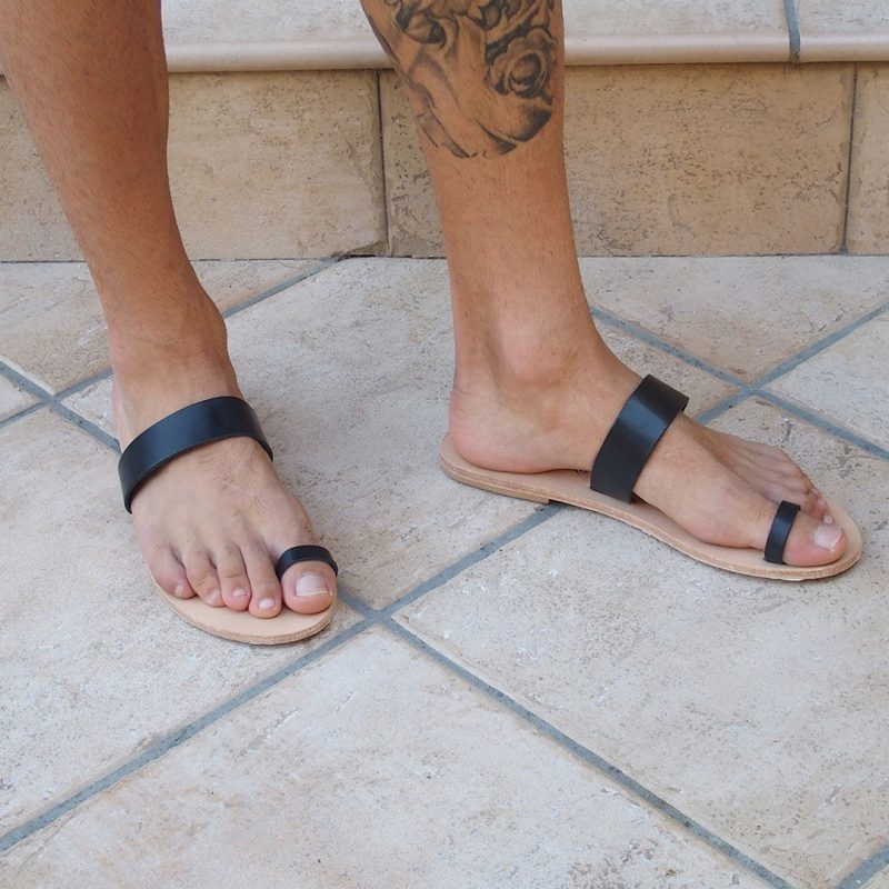 toe ring sandals