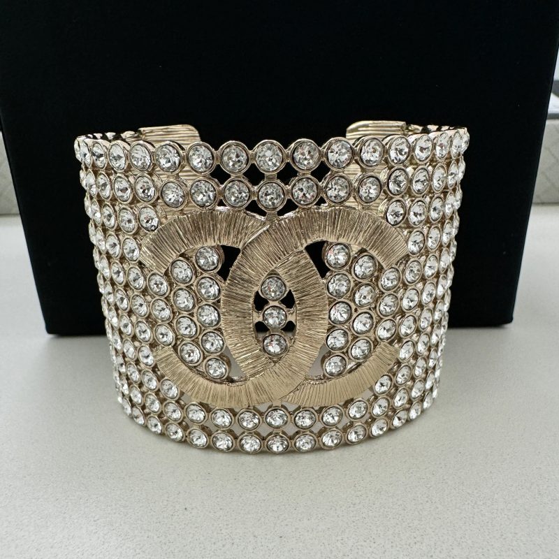 chanel bangle