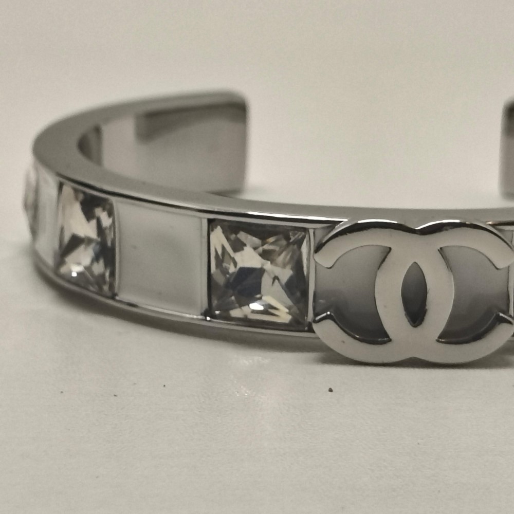 chanel bangle