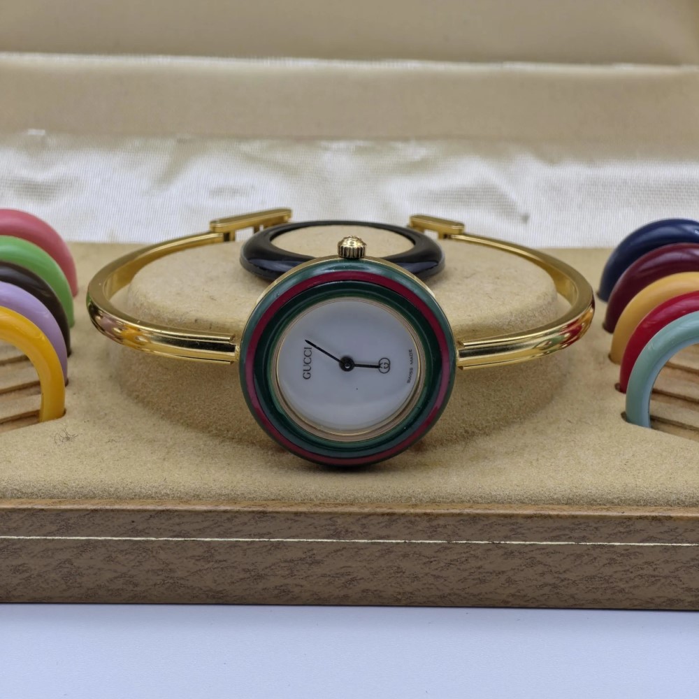 gucci bangle watch