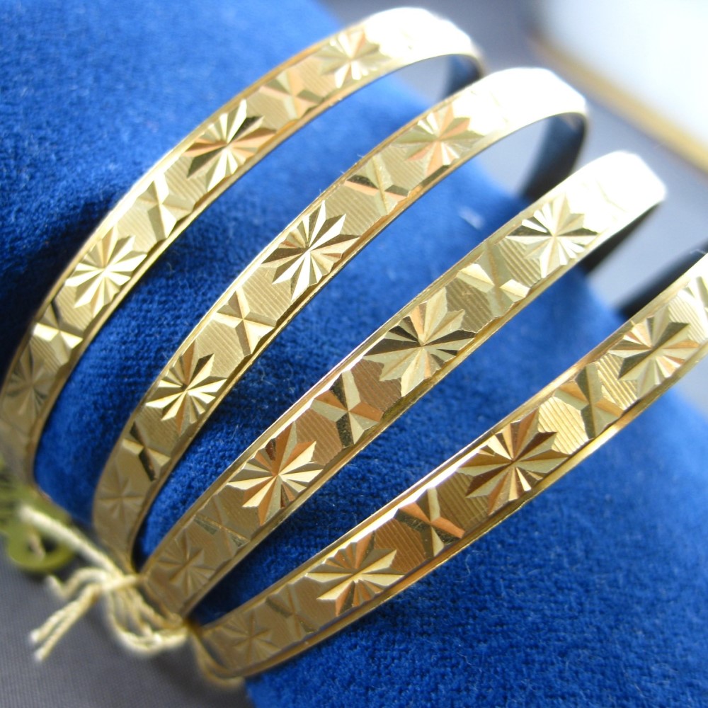 18k gold bangle bracelet