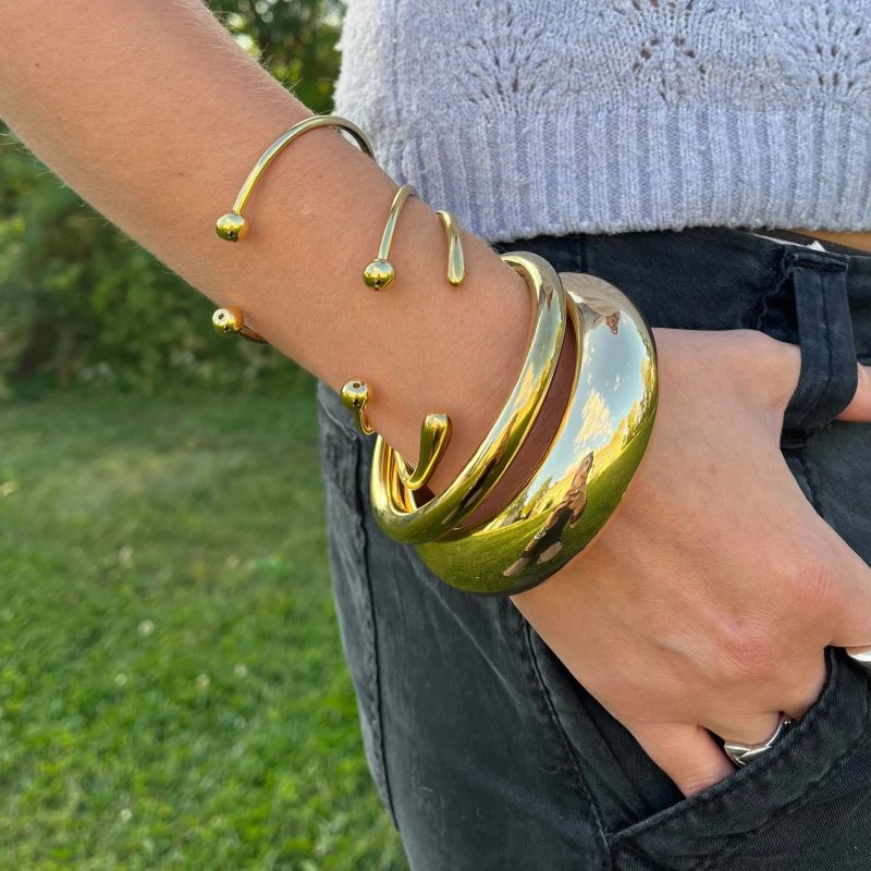 hinged bangle bracelet