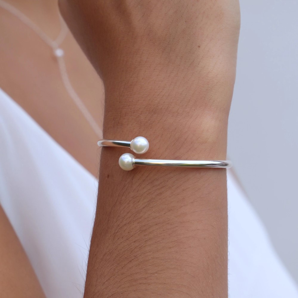 pearl bangle bracelet