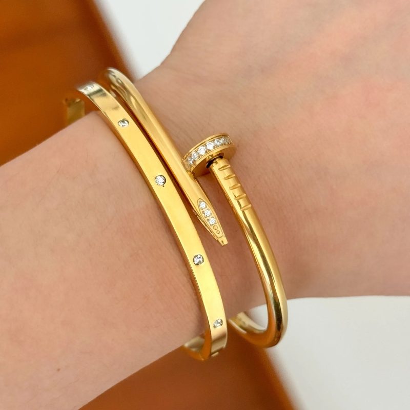 nail bangle