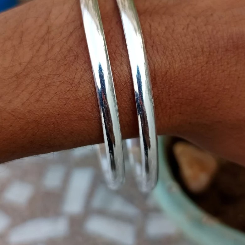 solid silver bangle