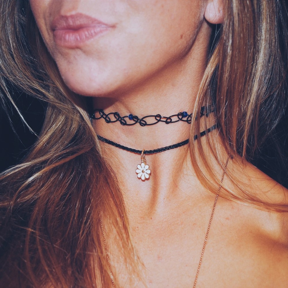 choker tattoo