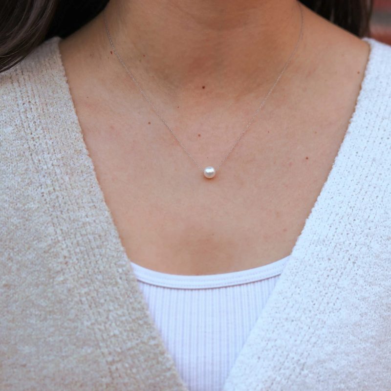 single pearl choker