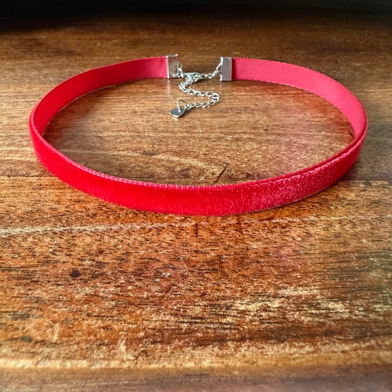 red choker