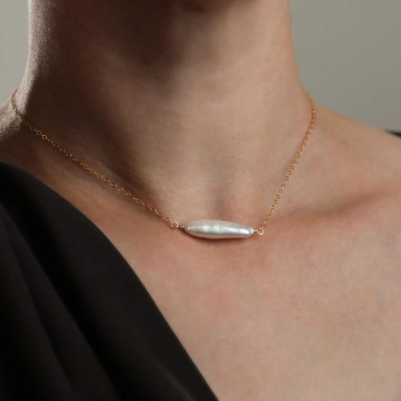 single pearl choker