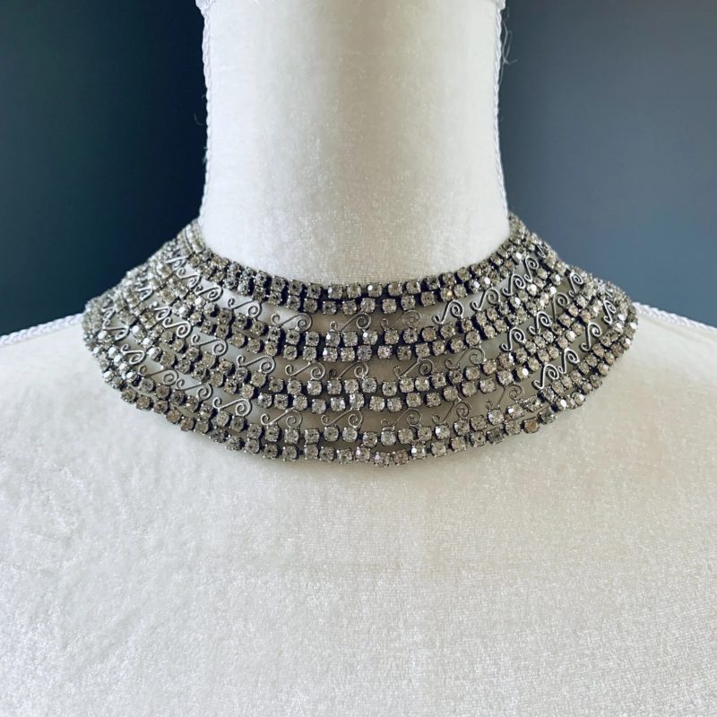 collar choker