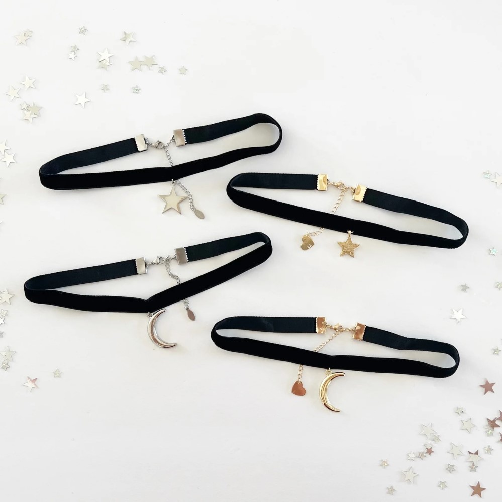 velvet choker