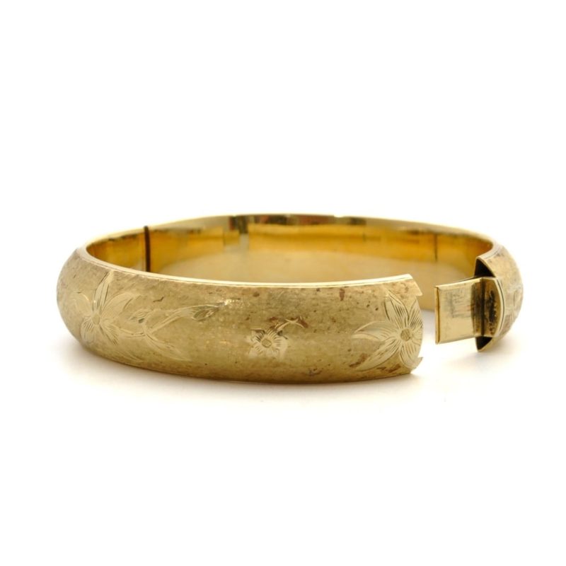 14 karat gold bangle bracelet