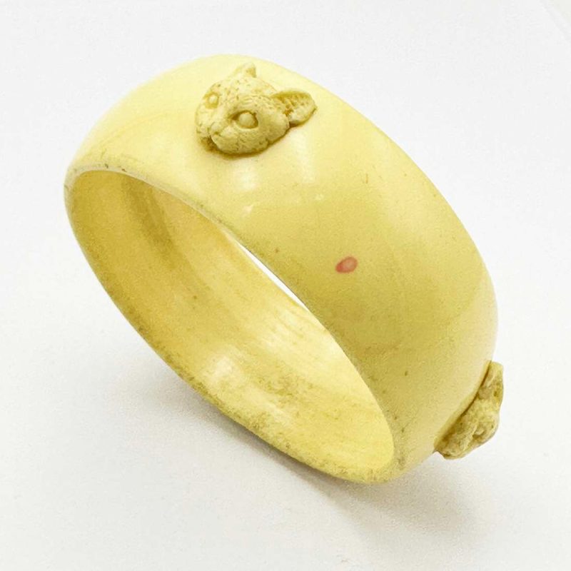 cat bangle