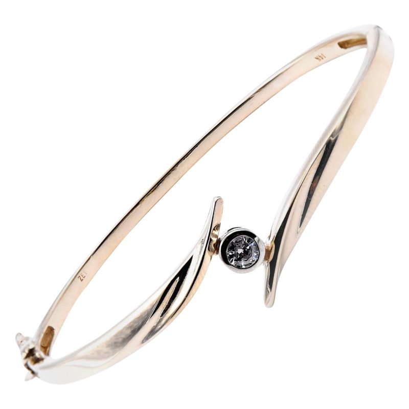 14 karat gold bangle bracelet