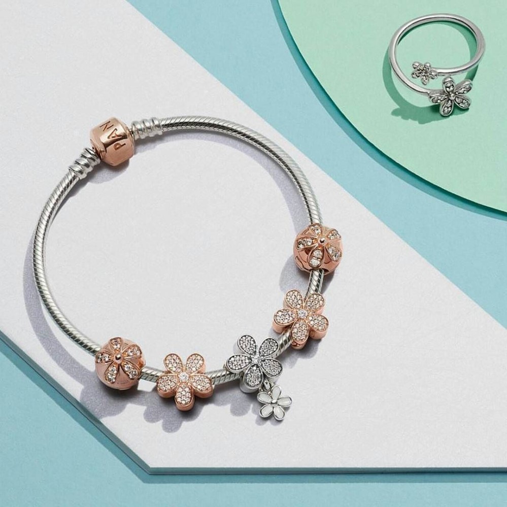 pandora rose gold bangle