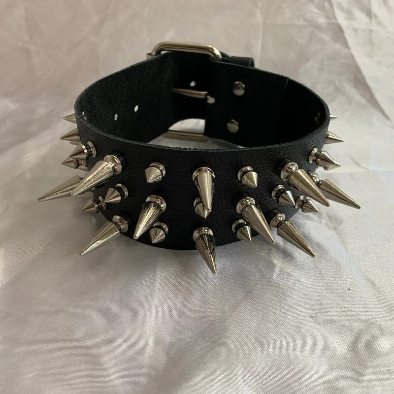 spiked choker
