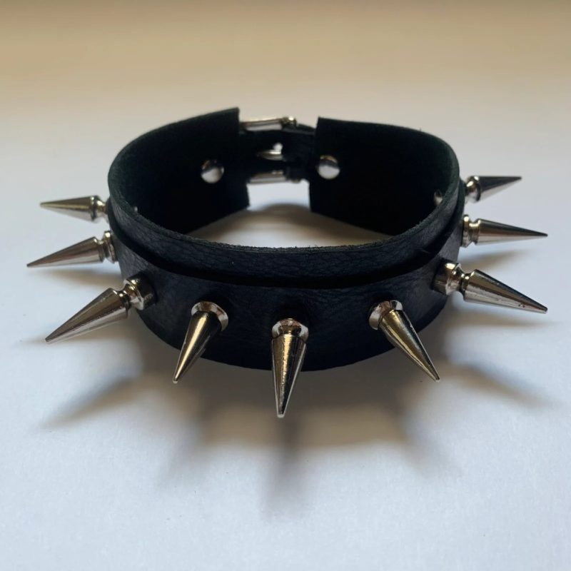 spiked choker