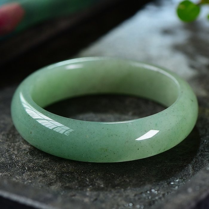 natural jade bangle